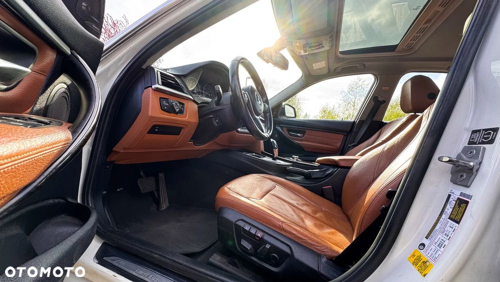 BMW Seria 3 328i Sport-Aut Luxury Line - 15