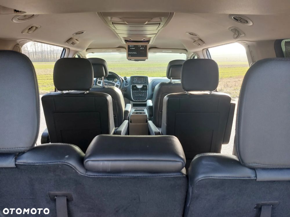 Chrysler Town & Country 3.6 Limited - 23