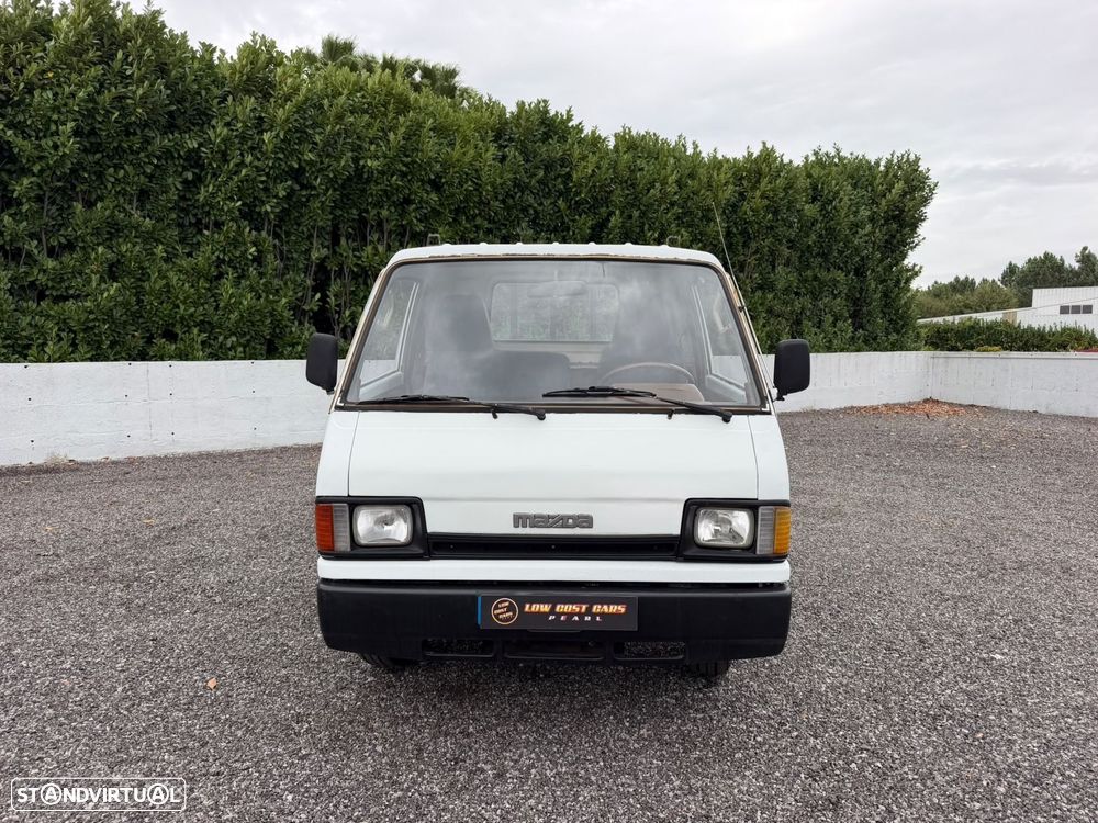 Mazda E 2200 - 11