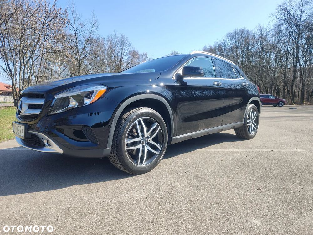 Mercedes-Benz GLA 250 4-Matic - 4