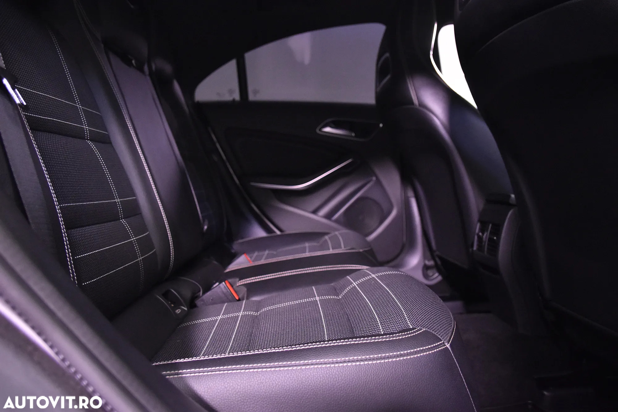 Mercedes-Benz CLA 220 d Aut. - 12