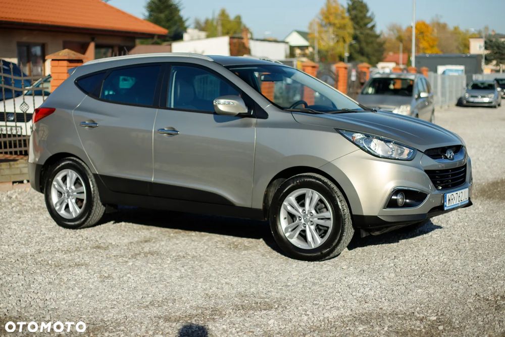Hyundai ix35 1.7 CRDi 2WD blue Finale Silver - 17