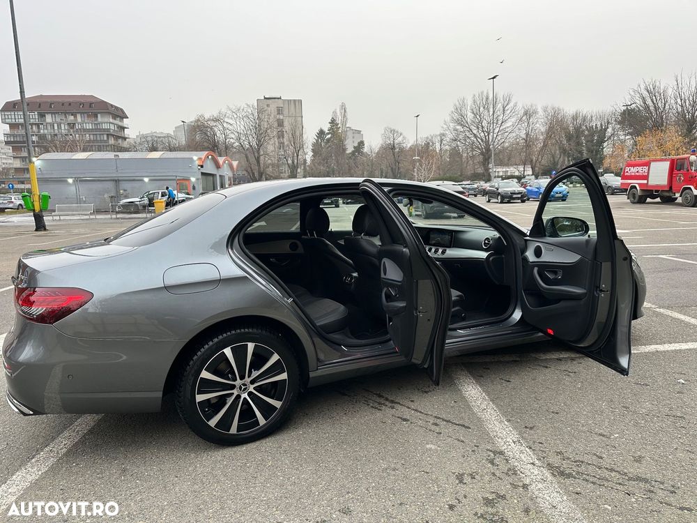 Mercedes-Benz E 300 de 4Matic T 9G-TRONIC - 7