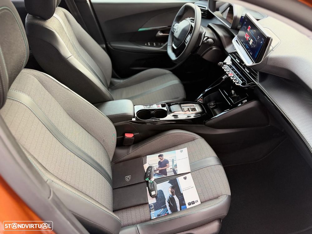 Peugeot 2008 1.2 PureTech Allure Pack EAT8 - 12