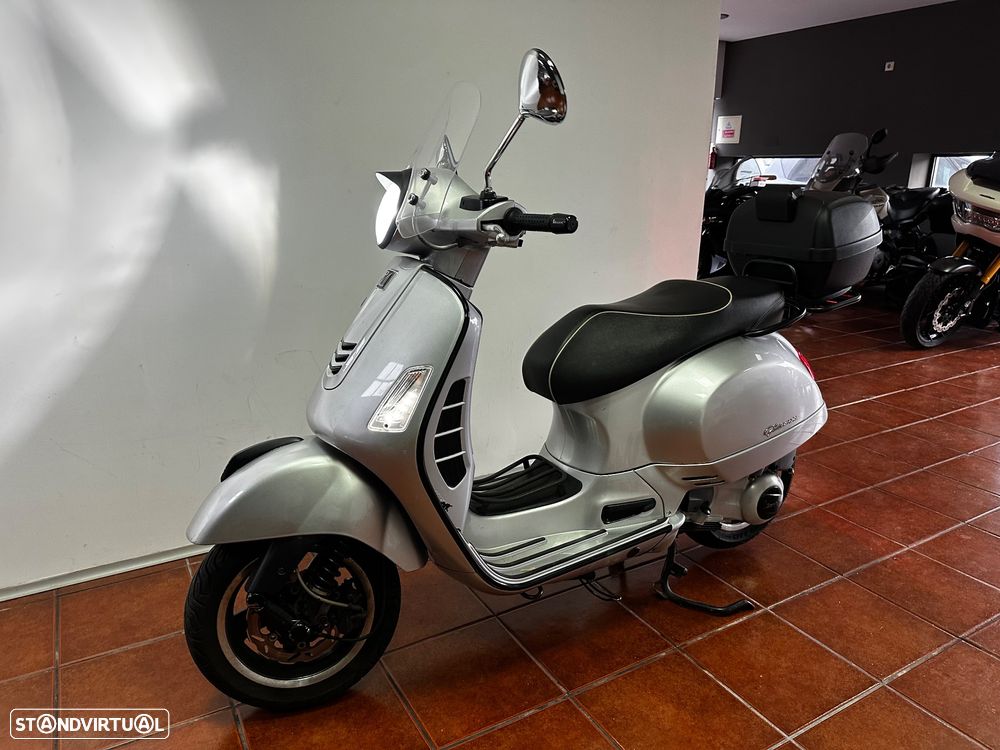Vespa GTS Super 250 - 1
