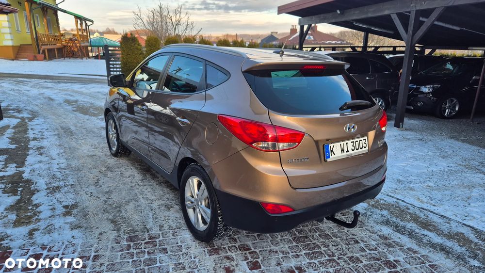 Hyundai ix35 1.7 CRDi 2WD blue Finale Gold - 10