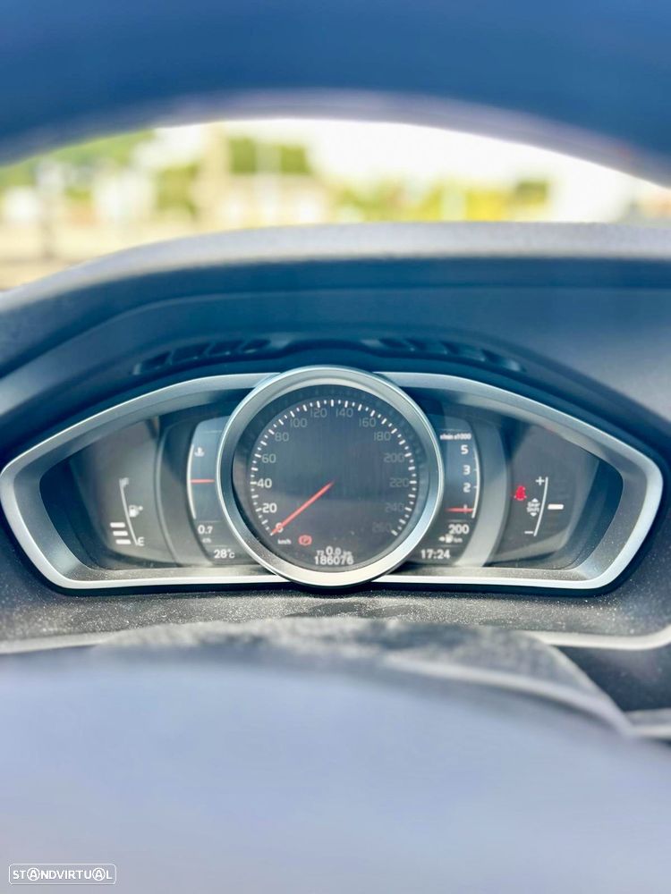 Volvo V40 2.0 D2 Momentum - 22