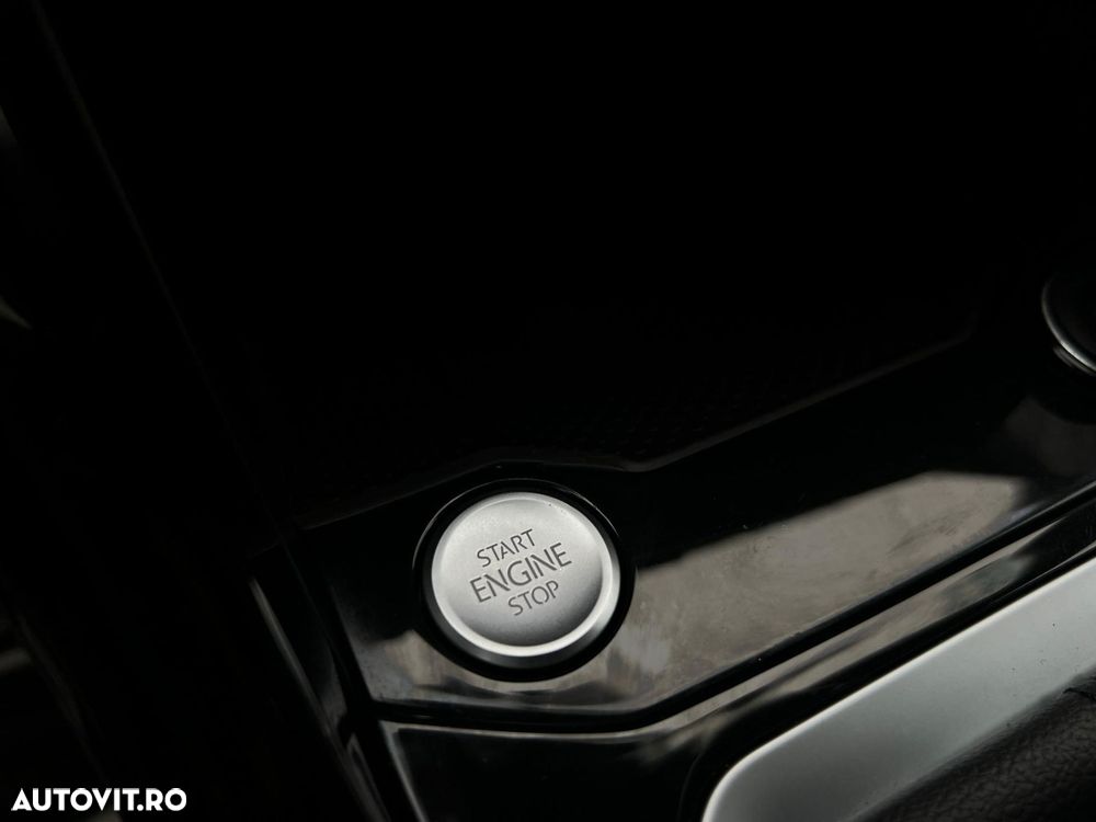 Volkswagen T-Roc - 14