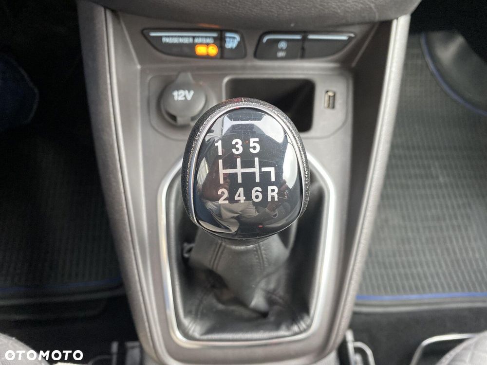 Ford Tourneo Courier - 18