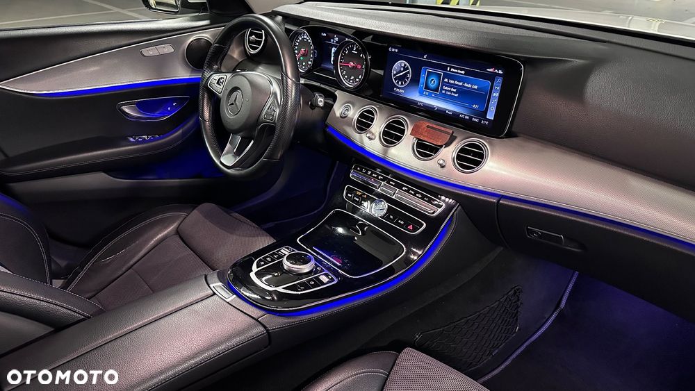 Mercedes-Benz Klasa E 220 d Business Edition 9G-TRONIC - 37