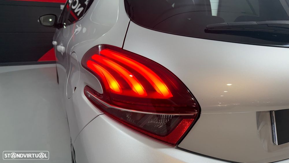 Peugeot 208 1.2 PureTech GT Line - 10