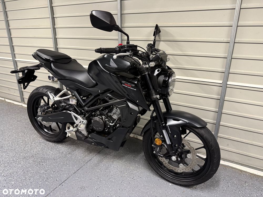 Honda CB - 1