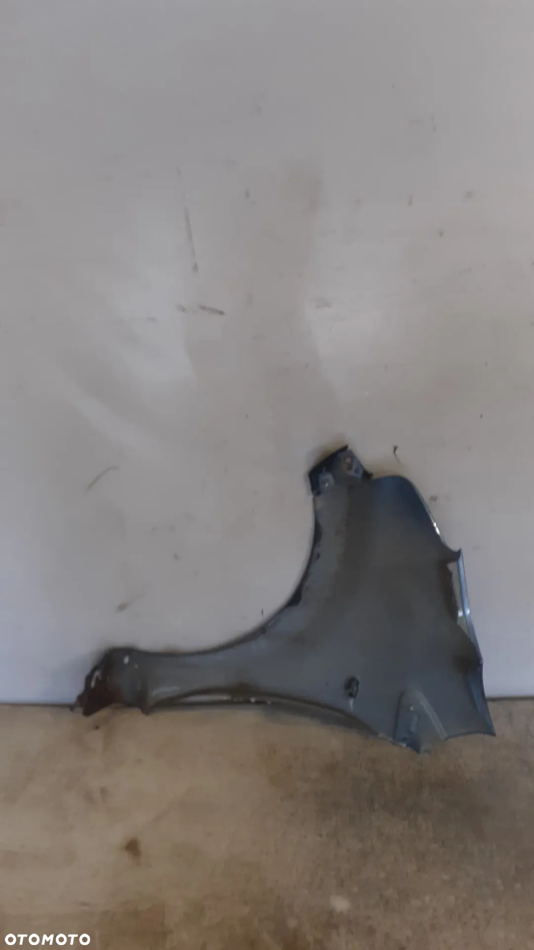 * BŁOTNIK PRAWY PRZÓD PRZEDNI DO TOYOTA AYGO 8R3 - 4