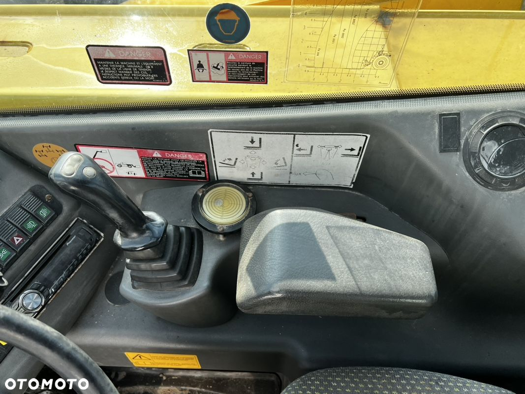 New Holland LM 732 - 14