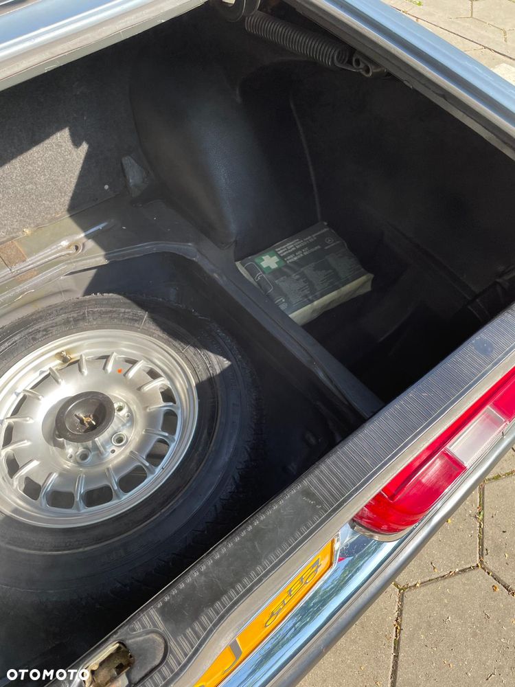 Mercedes-Benz W123 - 21