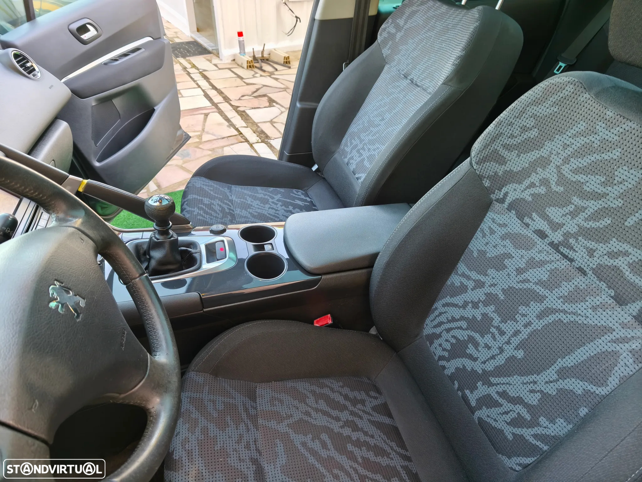 Peugeot 3008 1.6 HDi Premium JLL17 - 11