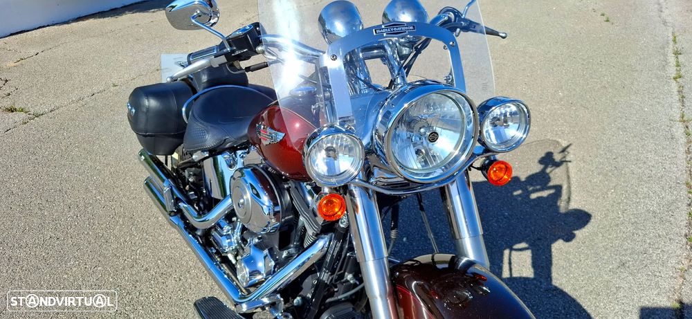 Harley-Davidson FLST Softail Deluxe - 12