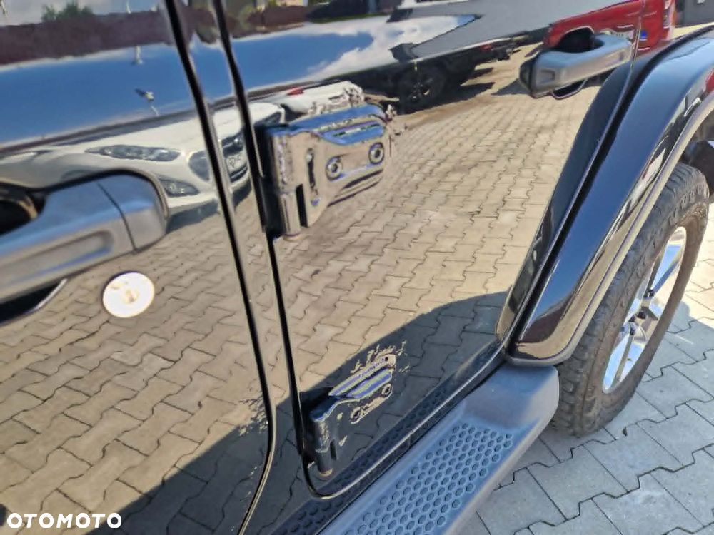 Jeep Wrangler - 11
