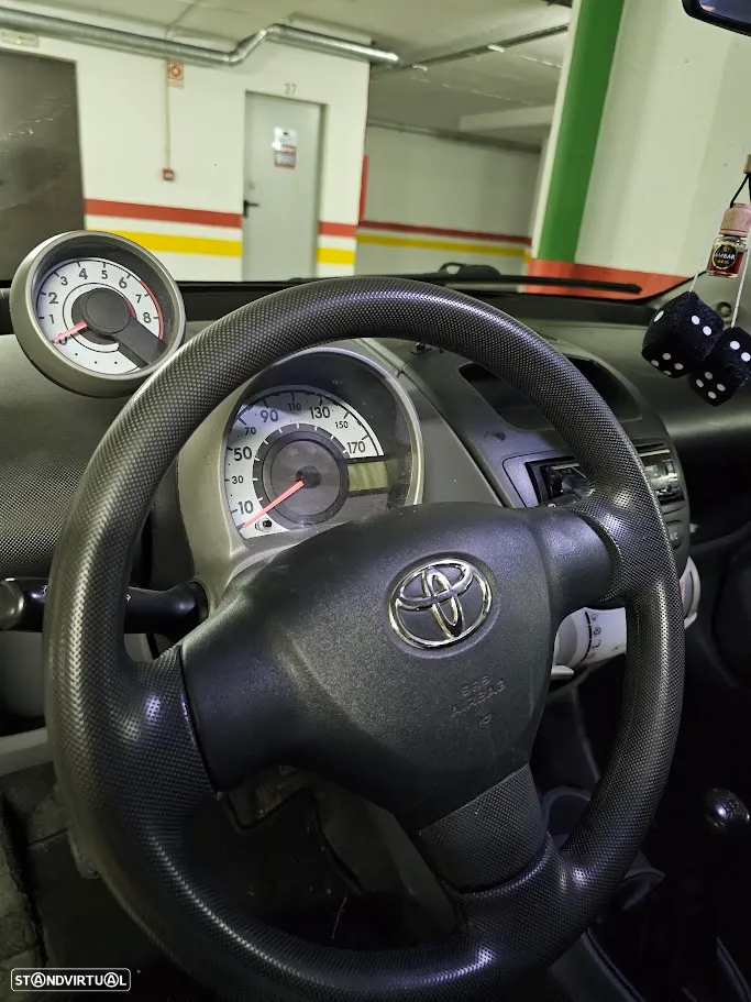 Toyota Aygo 1.0 - 6