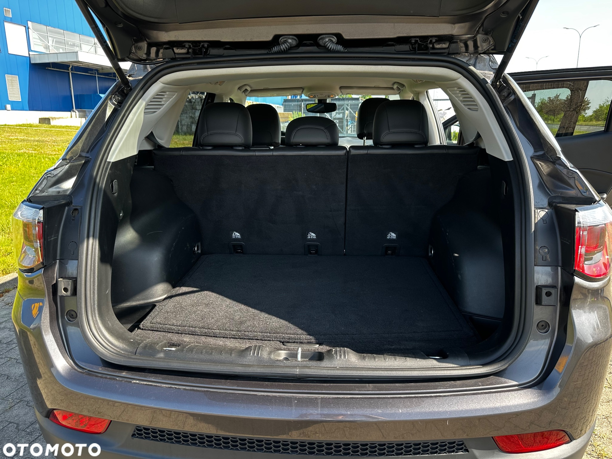 Jeep Compass - 37