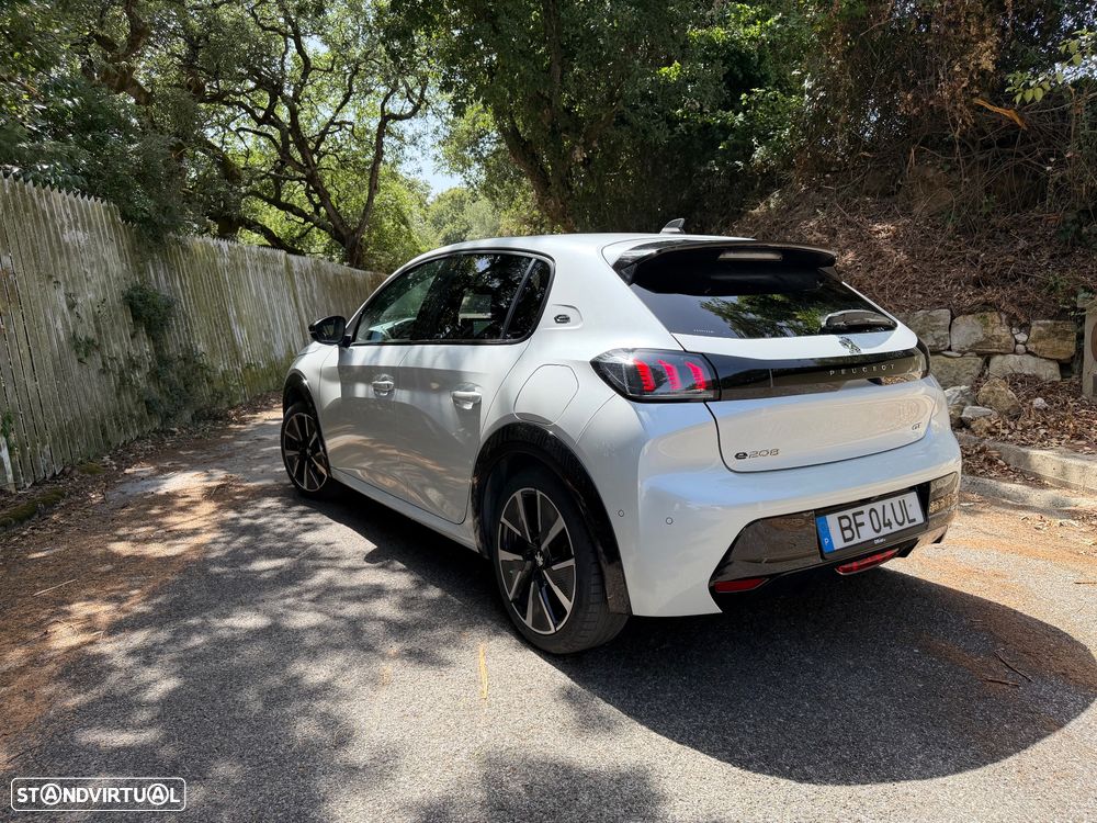 Peugeot e-208 GT - 2