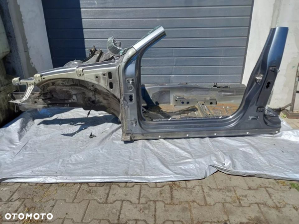 PASSAT B8 LEWY PRZOd cwiartka z progiem