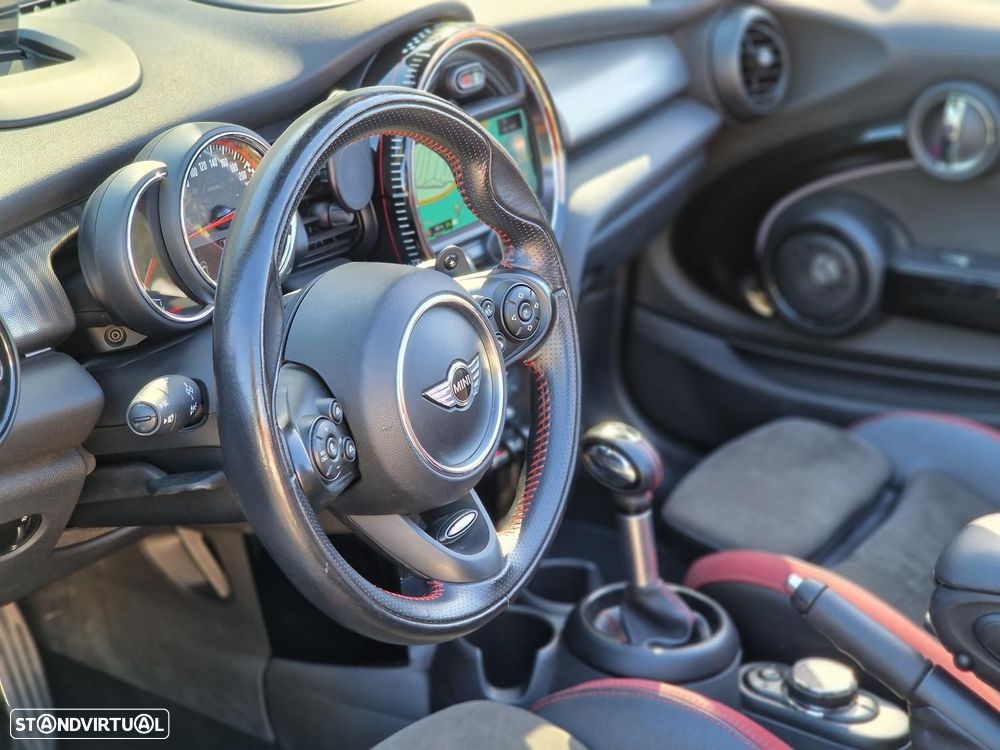 MINI Cabrio John Cooper Works Auto Desportiva - 37