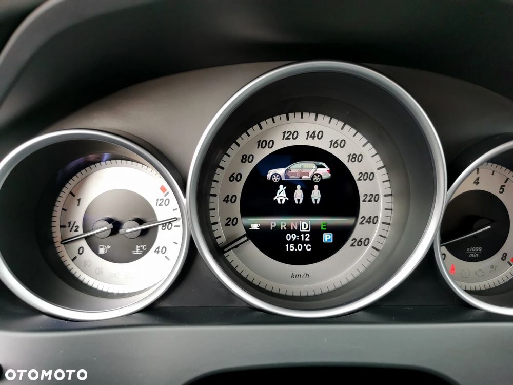 Mercedes-Benz Klasa C 180 (BlueEFFICIENCY) 7G-TRONIC Avantgarde - 22