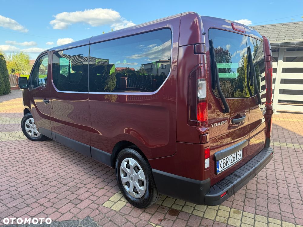 Renault Trafic 2.0 dCi - 9