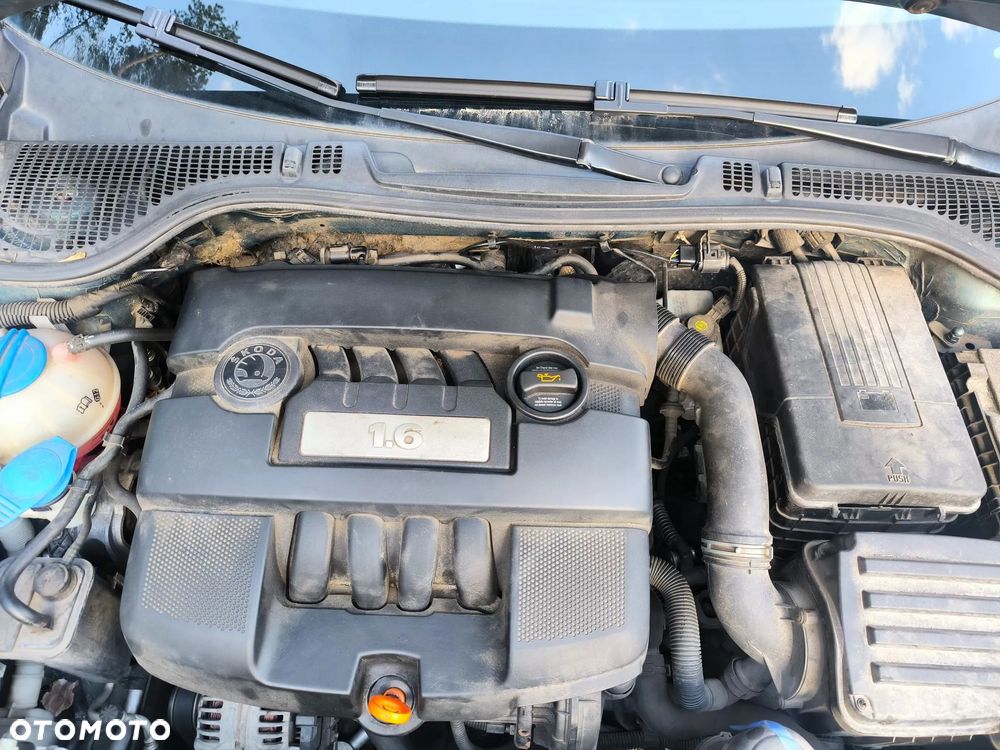 Skoda Octavia 1.6 Combi Ambiente - 27