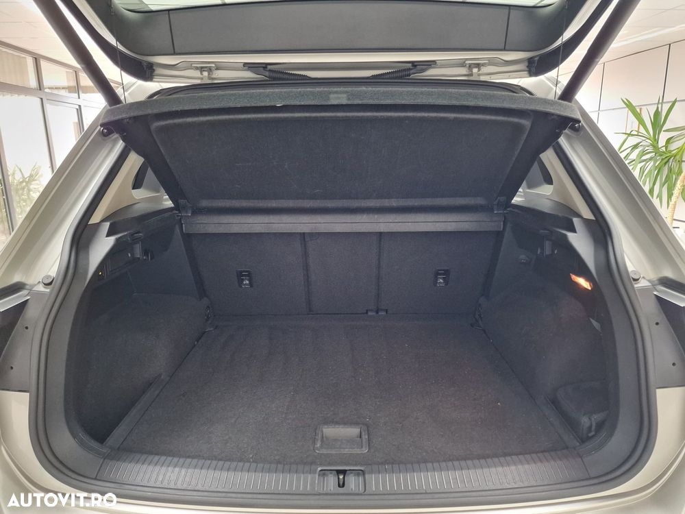 Volkswagen Tiguan - 19