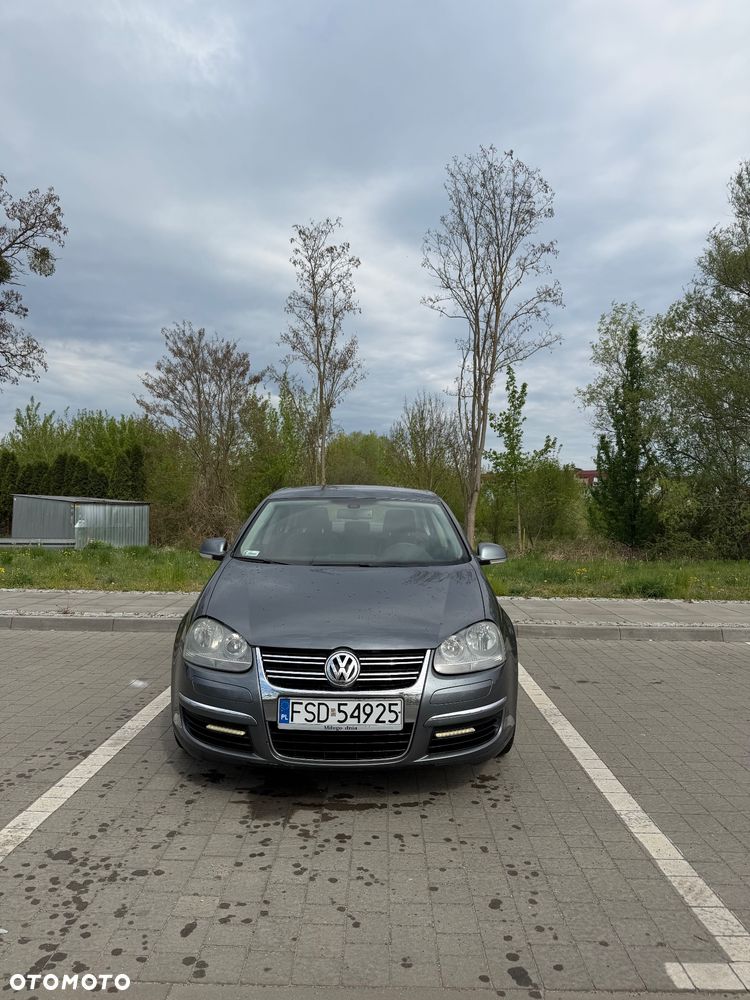 Volkswagen Jetta 1.9 TDI DPF Comfortline - 3