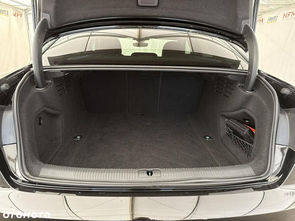 Audi A4 Limousine - 20