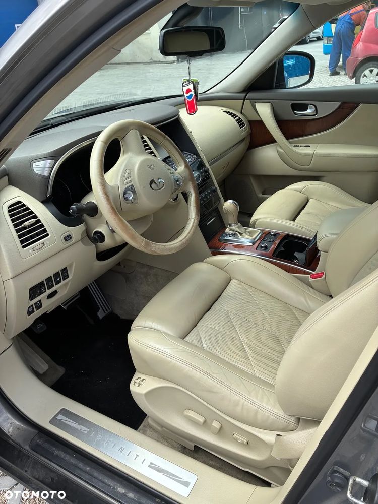 Infiniti Q70 3.0d S - 5