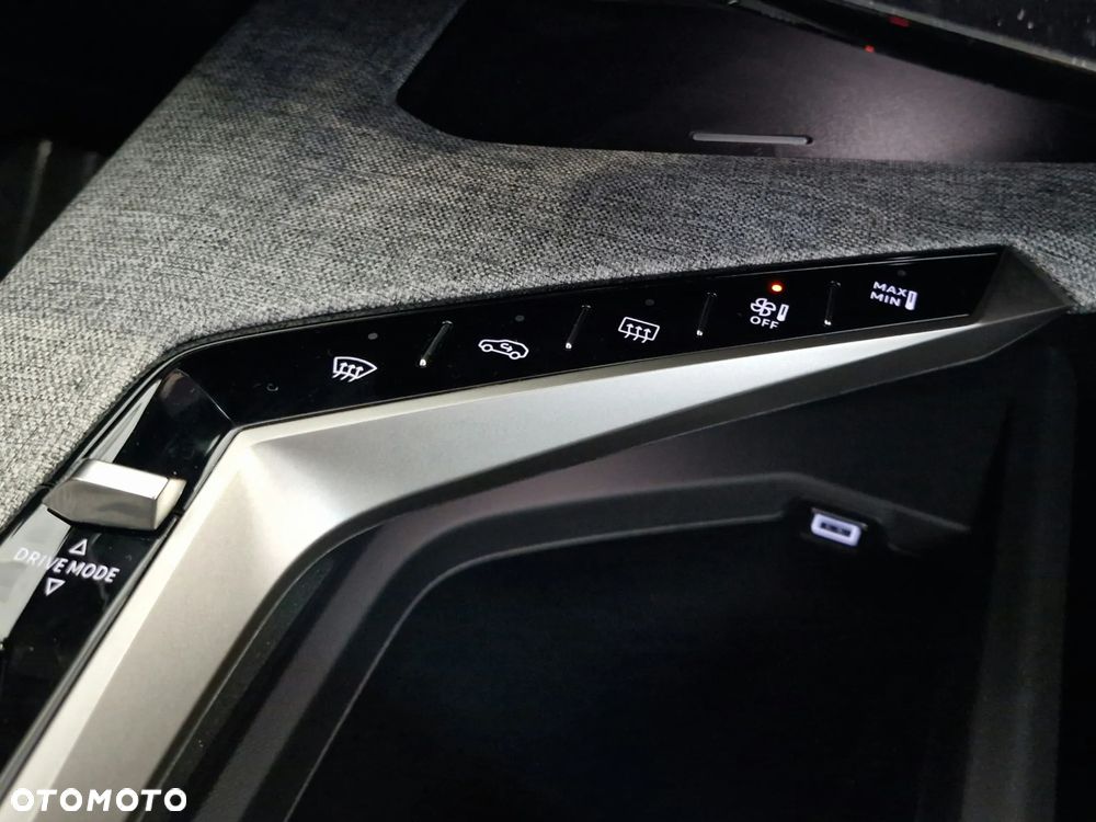 Peugeot 3008 1.2 PureTech mHEV Allure e-DCS6 - 11