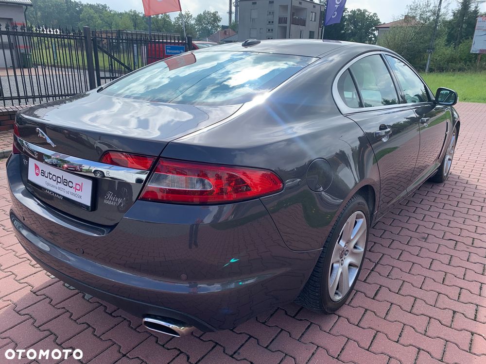 Jaguar XF 2.7 V6 Premium Luxury - 9