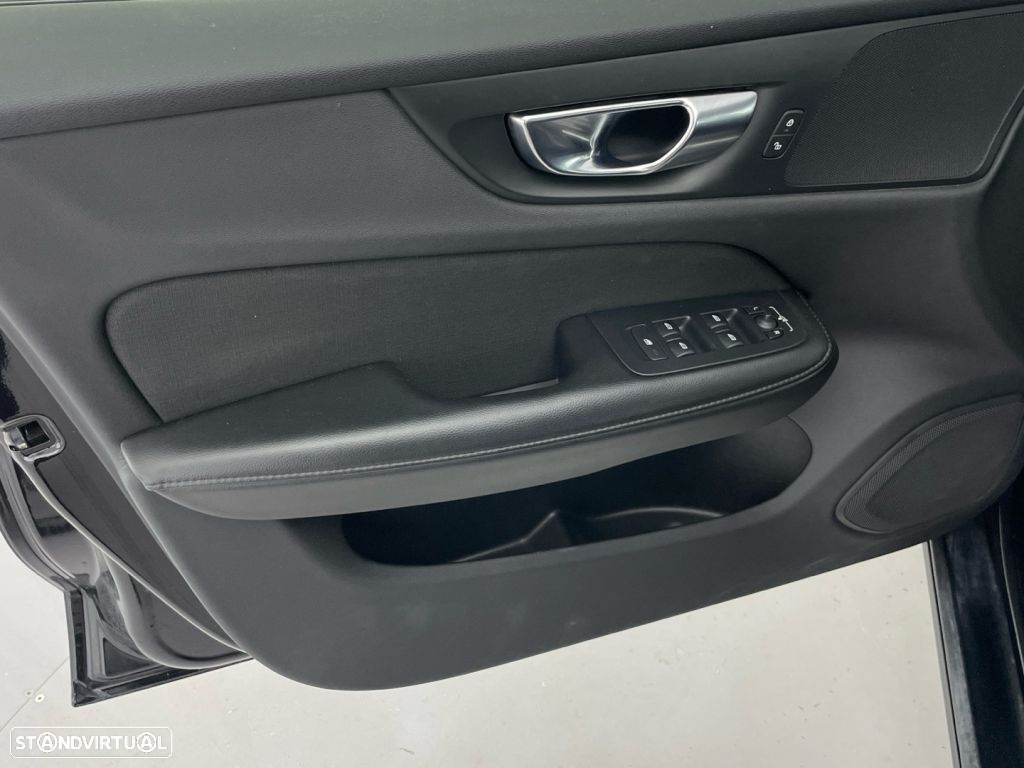 Volvo V60 2.0 B4 Momentum Core - 18