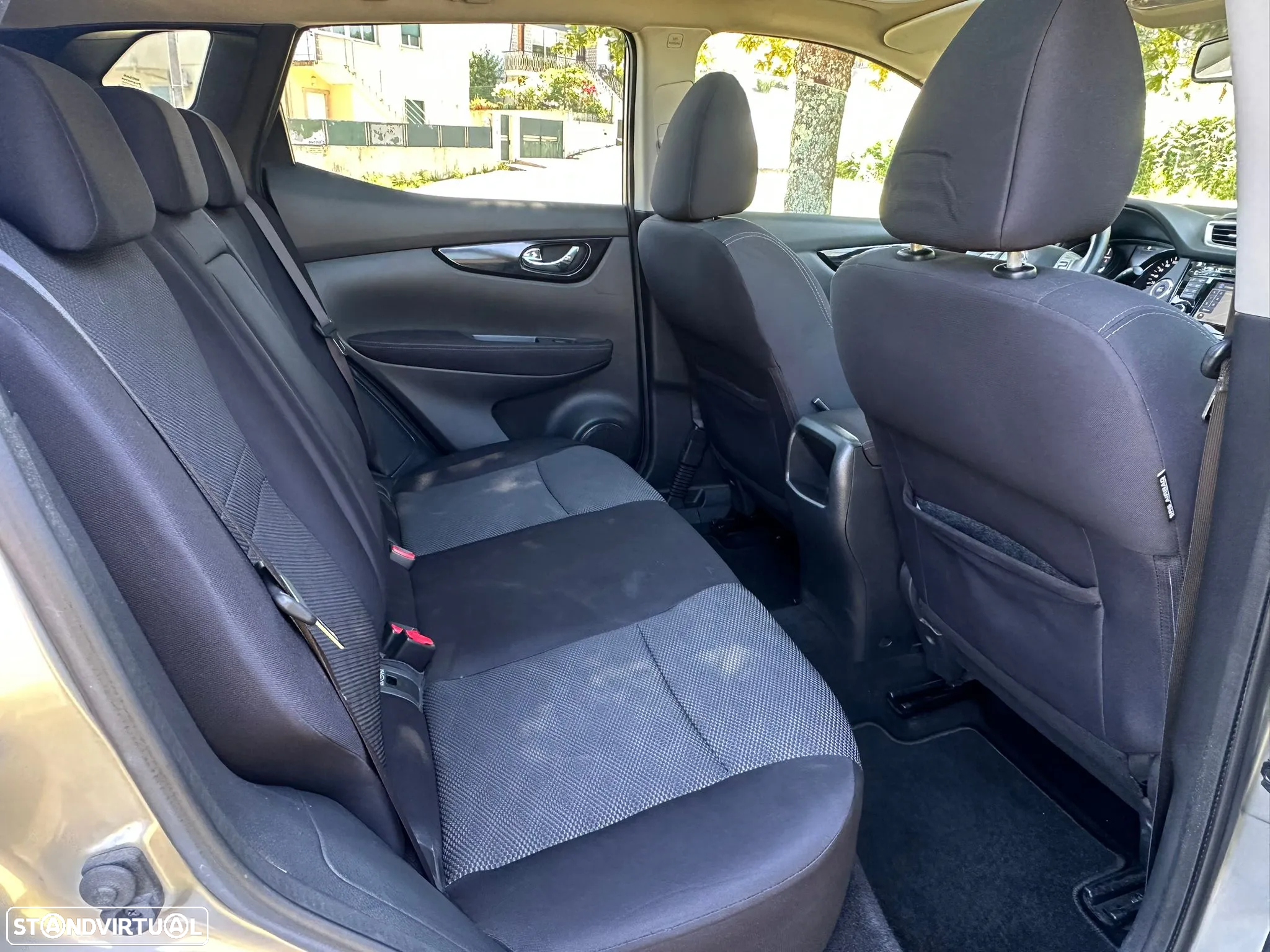 Nissan Qashqai 1.5 dCi N-Connecta - 16