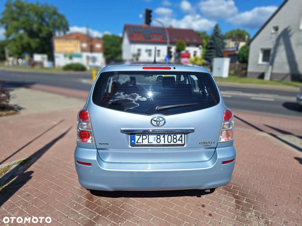 Toyota Corolla Verso - 14