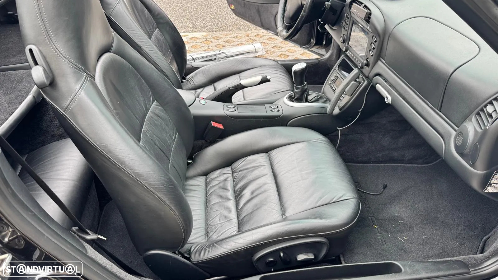 Porsche 911 (996) Carrera 4 - 55