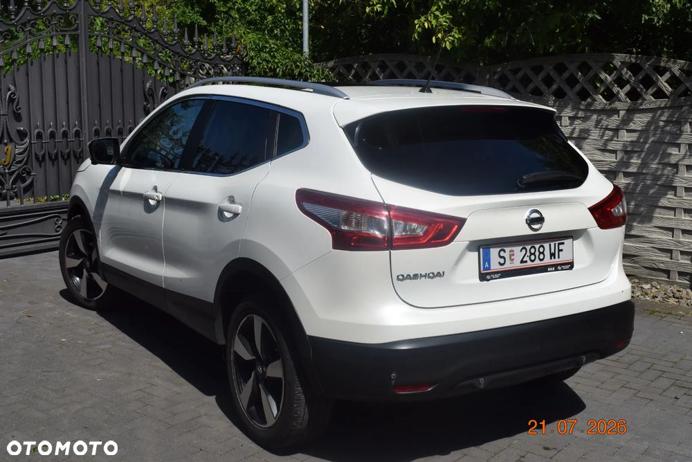 Nissan Qashqai 1.6 DCi Xtronic N-Connecta - 4