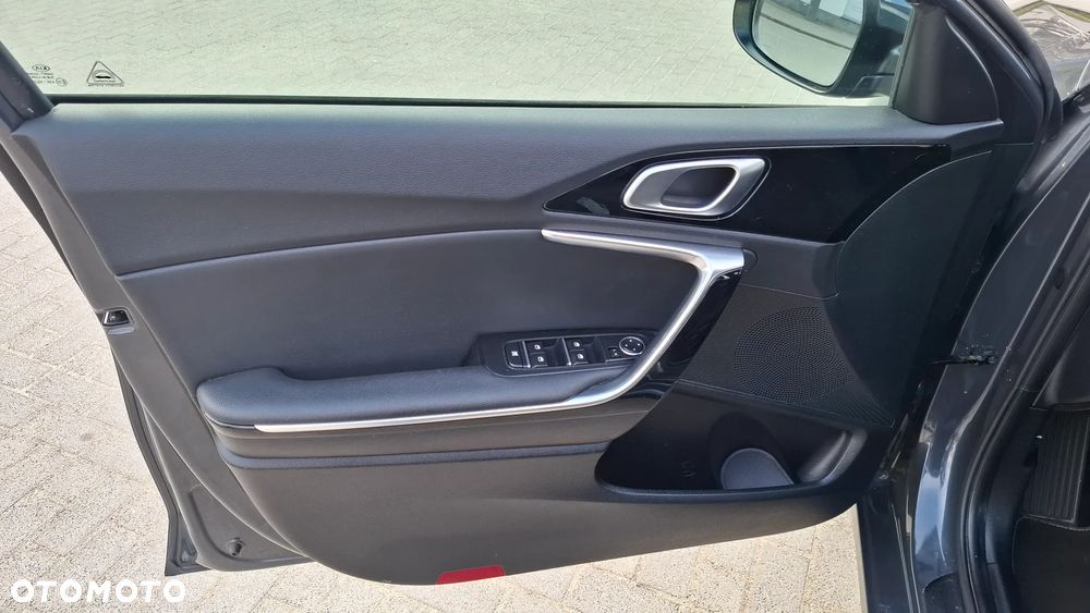 Kia Ceed 1.4 T-GDI DCT OPF Platinum Edition - 14