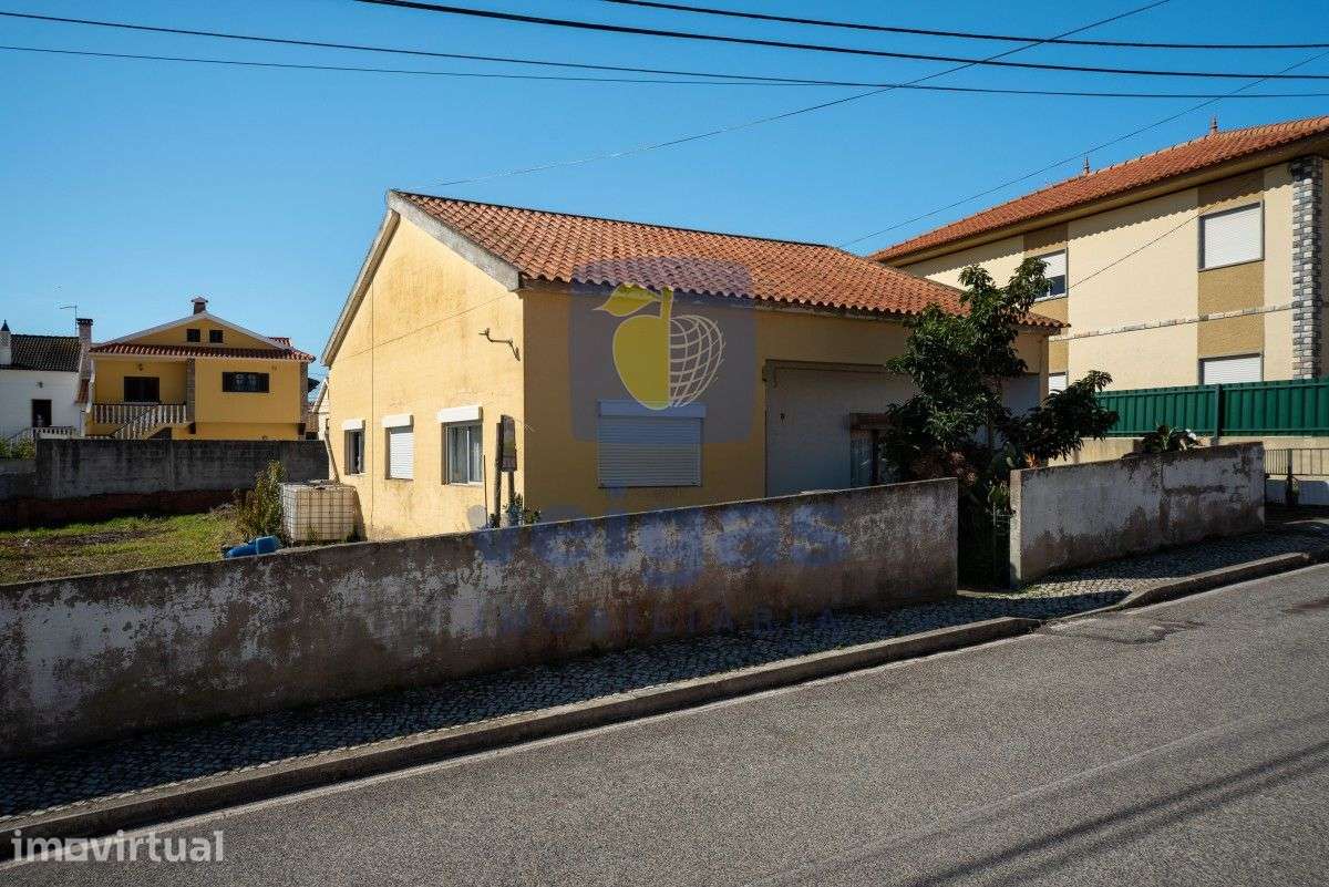 Lote de 1.050m2 com Moradia T3 em São Martinho do Porto - Grande imagem: 4/11
