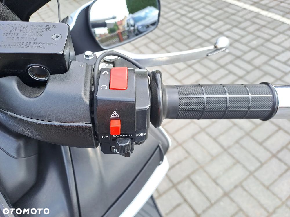 Suzuki Burgman - 21