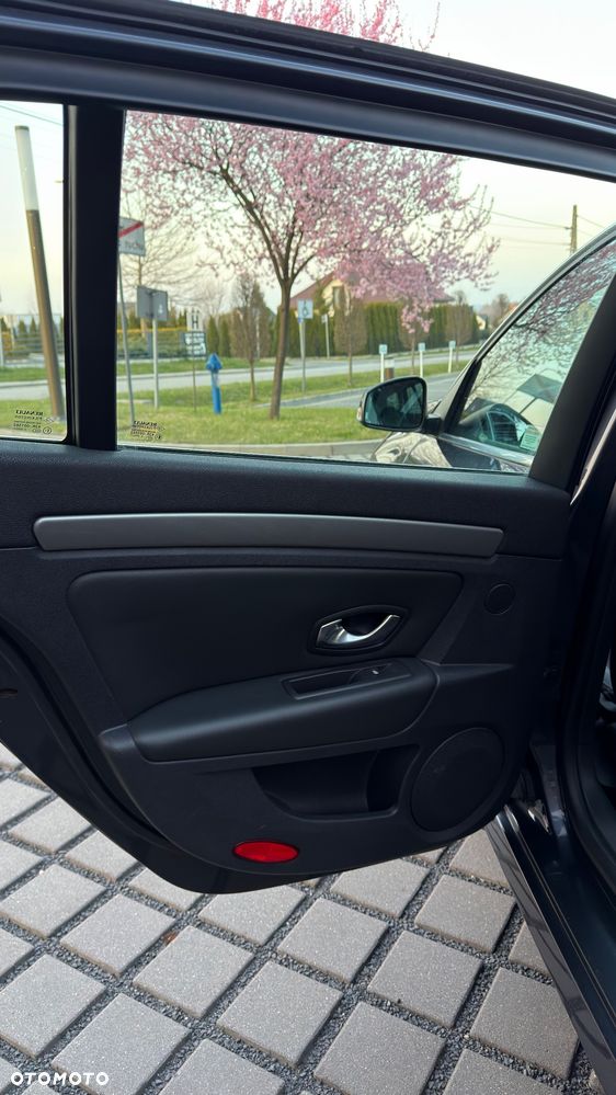 Renault Laguna 2.0 dCi Tech Run - 24
