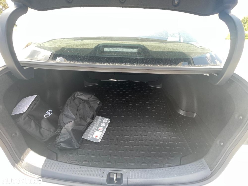 Toyota Corolla 1.8 HSD Eco - 27