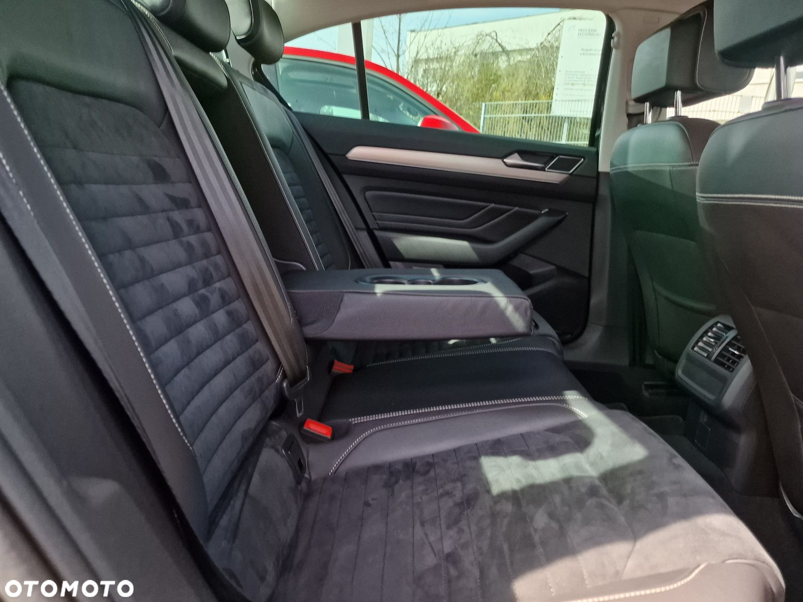 Volkswagen Passat 2.0 TDI Elegance DSG - 16