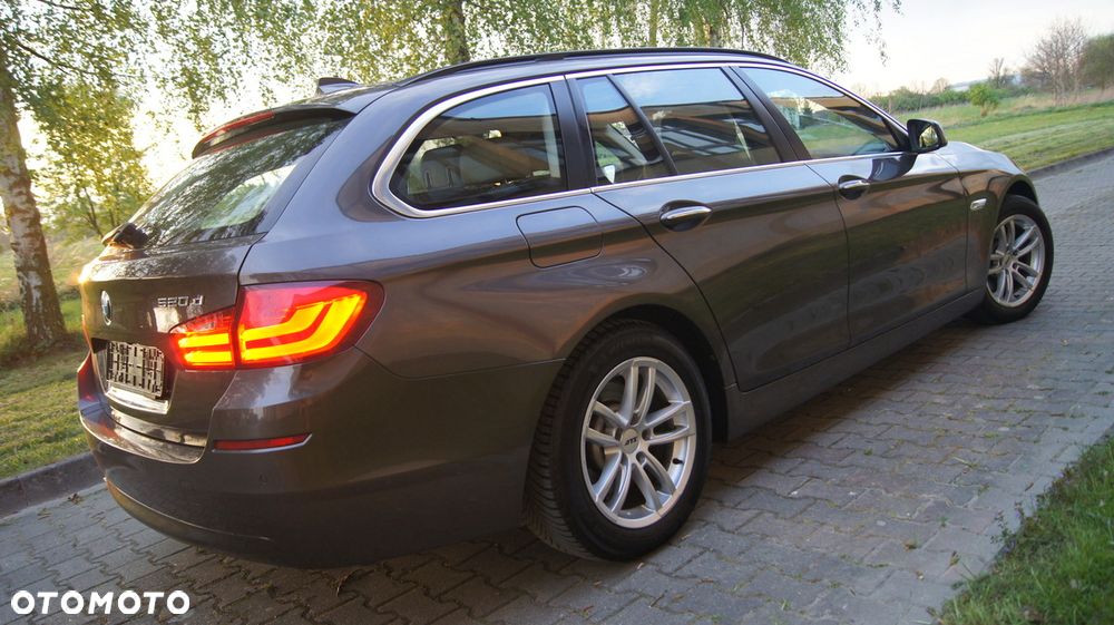 BMW Seria 5 520d - 14