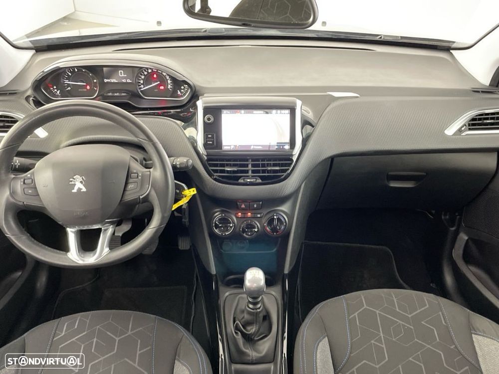 Peugeot 2008 1.2 PureTech Signature — fotografia 10