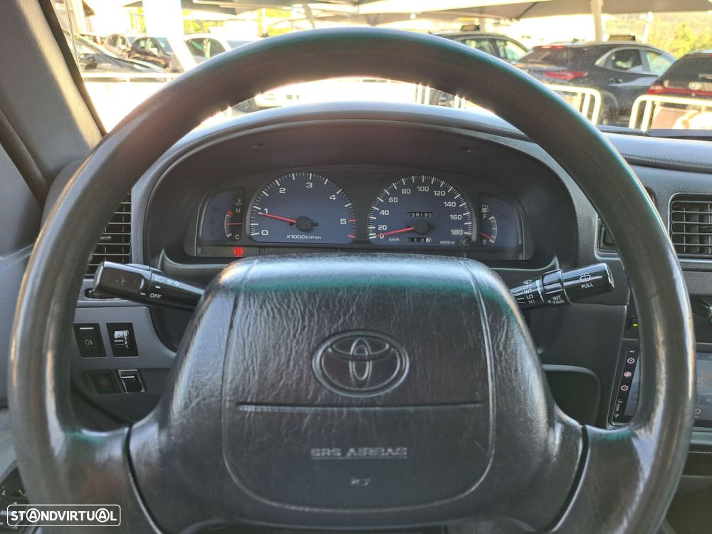 Toyota Hilux Tracker 2.5 TD 4WD (33LNG8) - 8